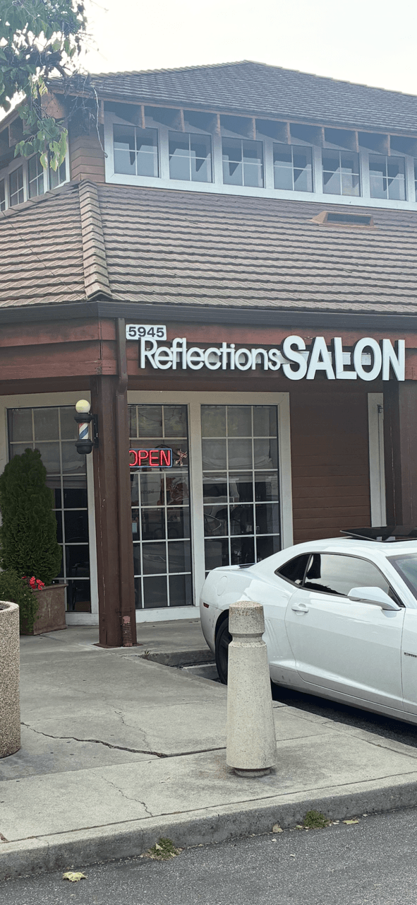 Reflections Salon/Kimmie storefront