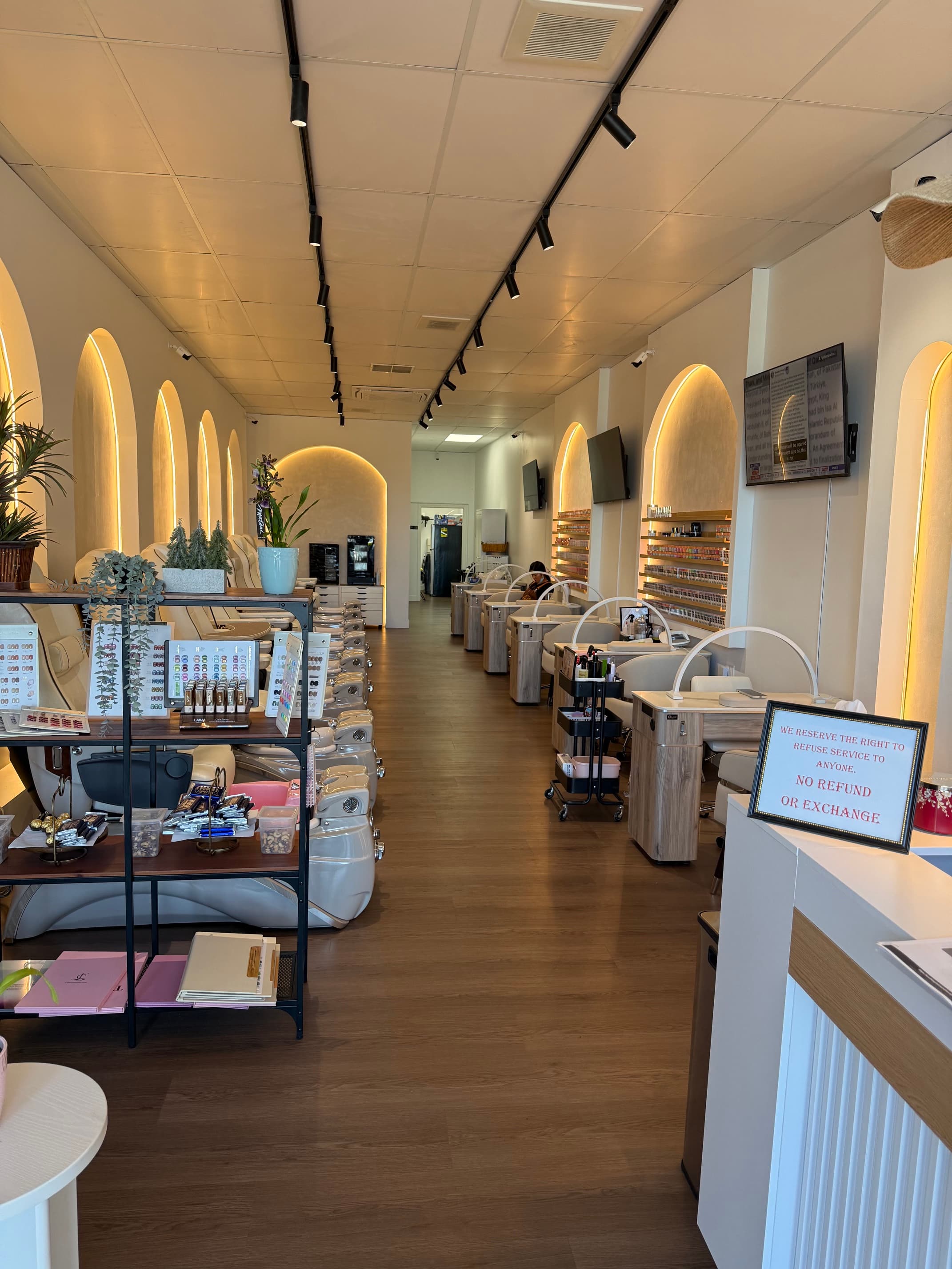Cutiecures Nail Bar storefront